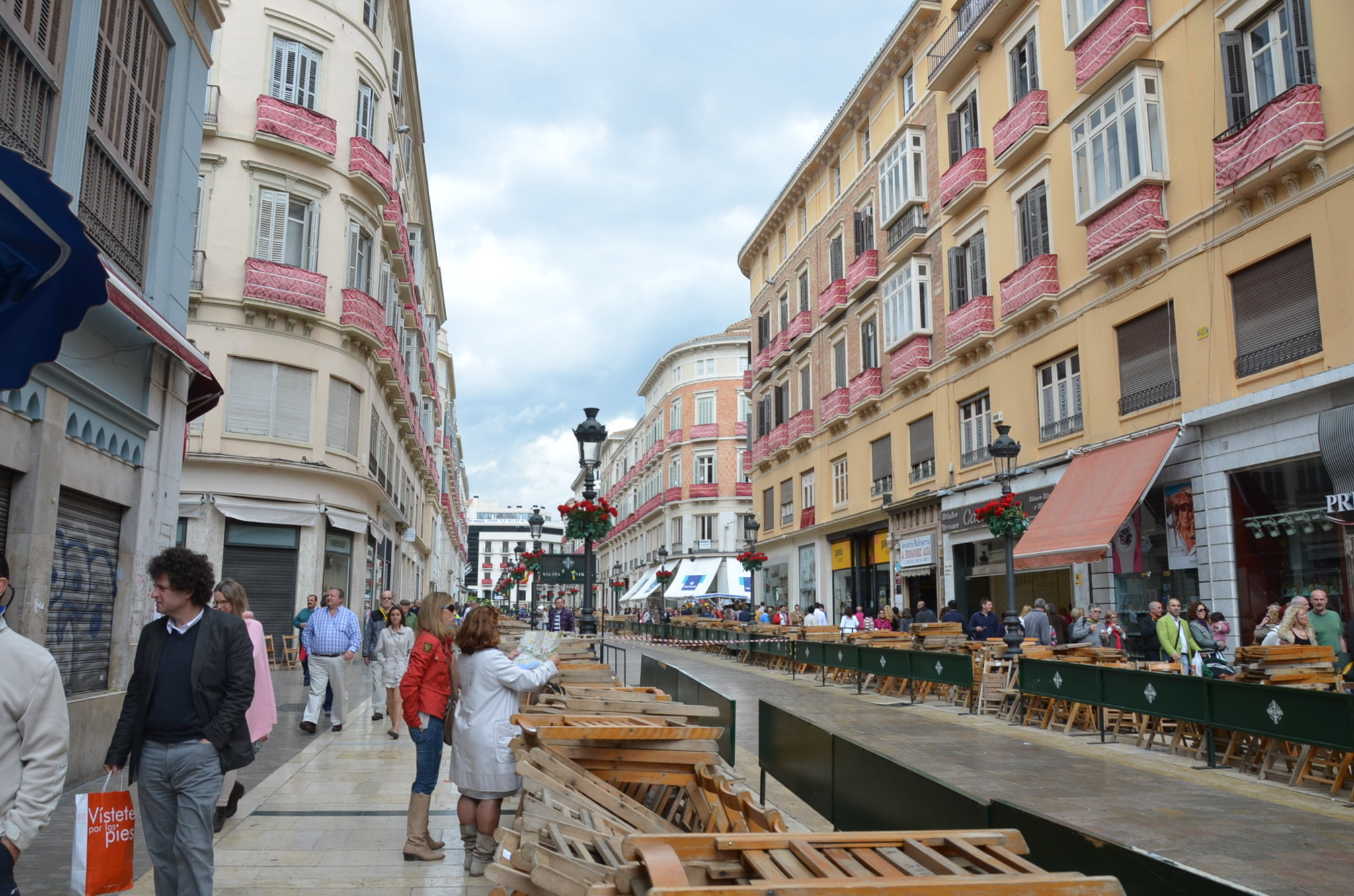 マラガではお祭りの準備中