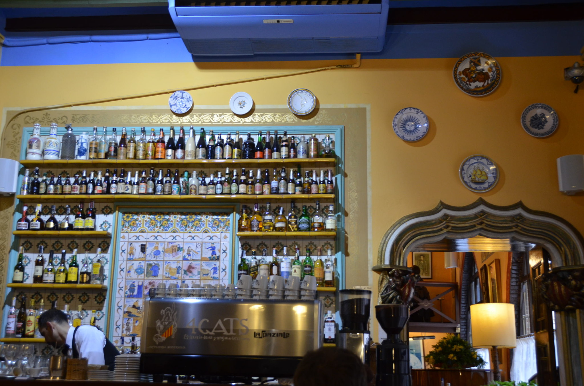 カサ・マルティ（クアトラ・ガッツ）、ガウディたちが通ったレストラン