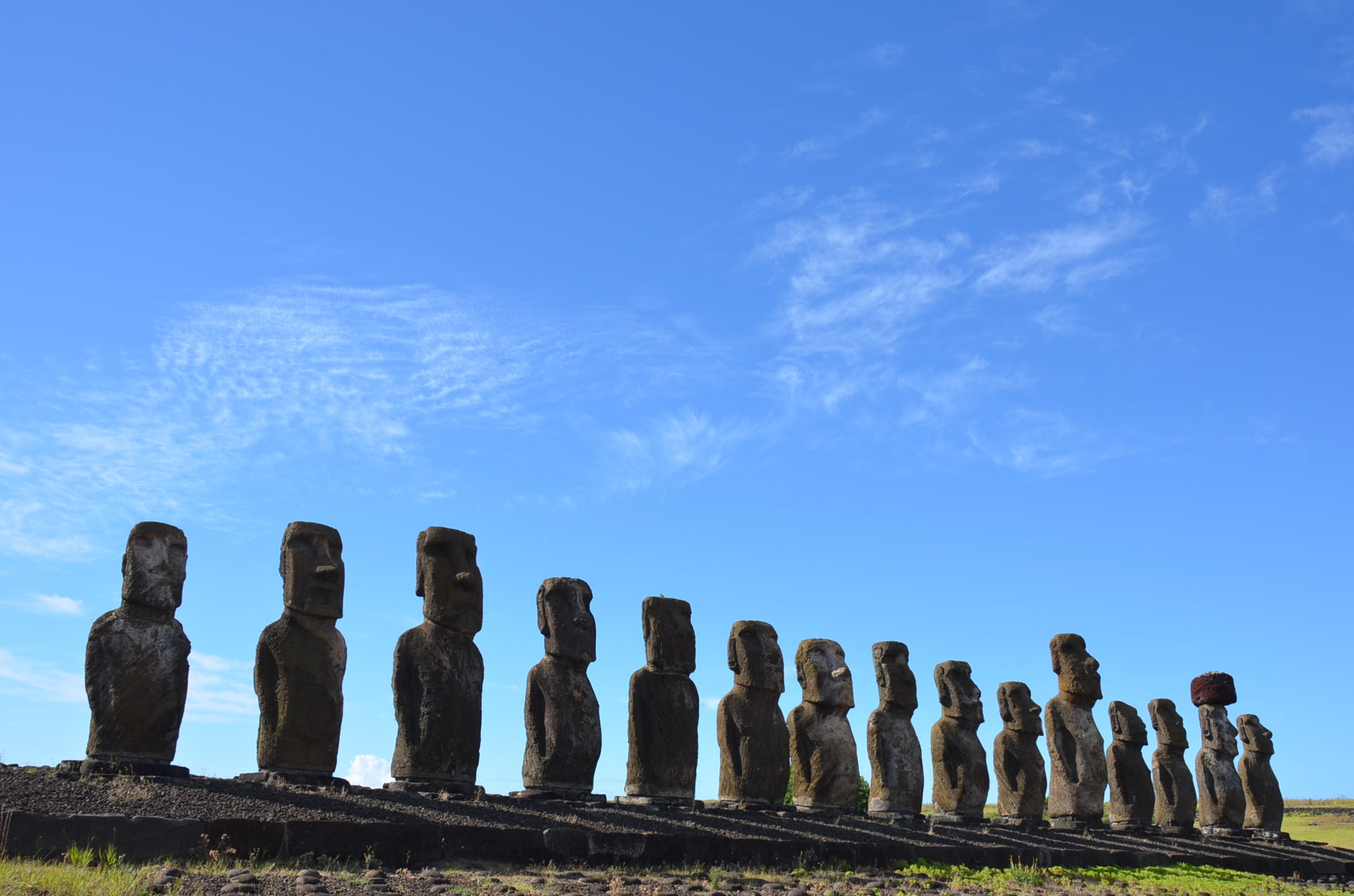 15体のモアイ、日本企業の支援で復興