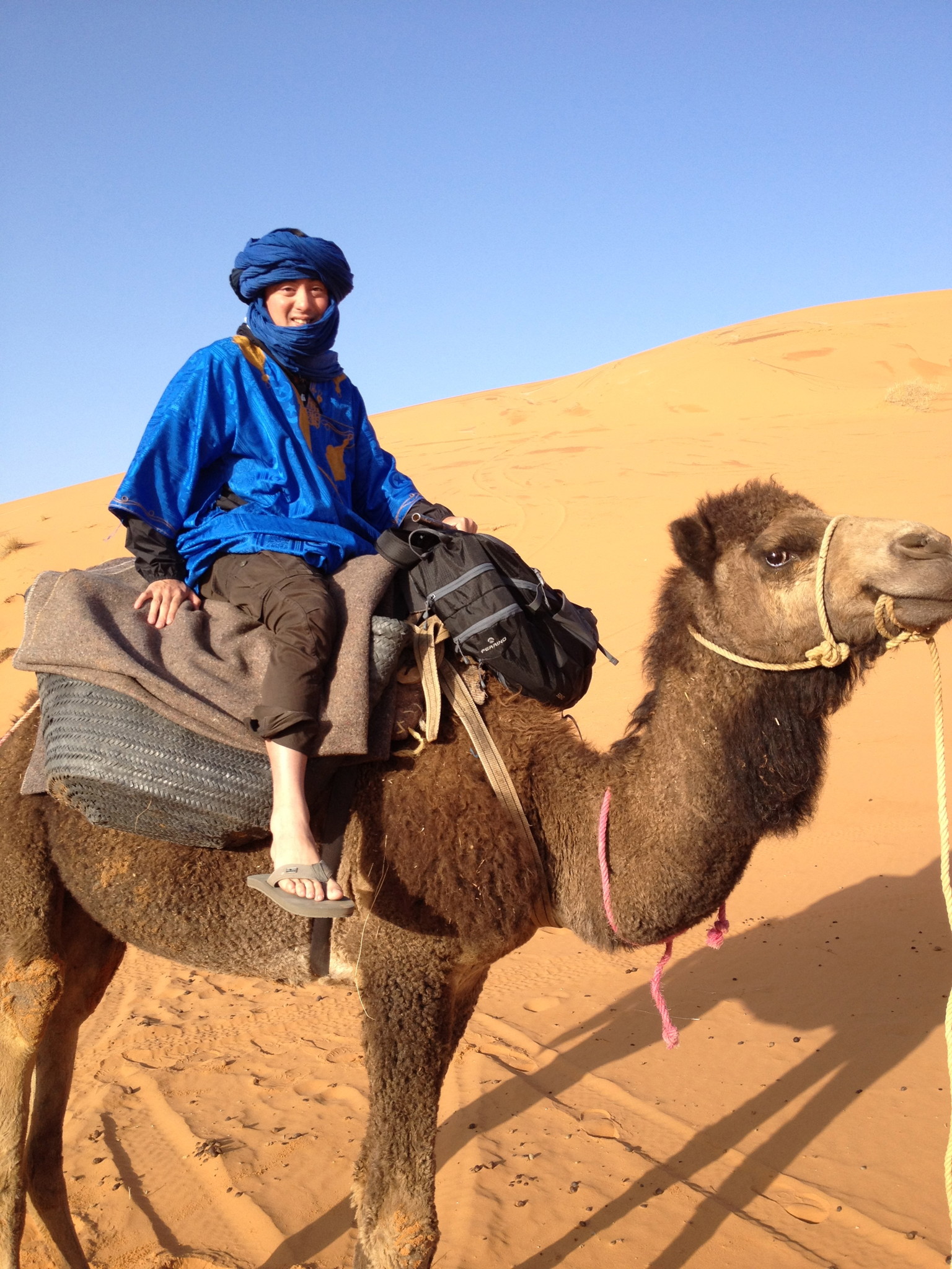 ラクダに乗って