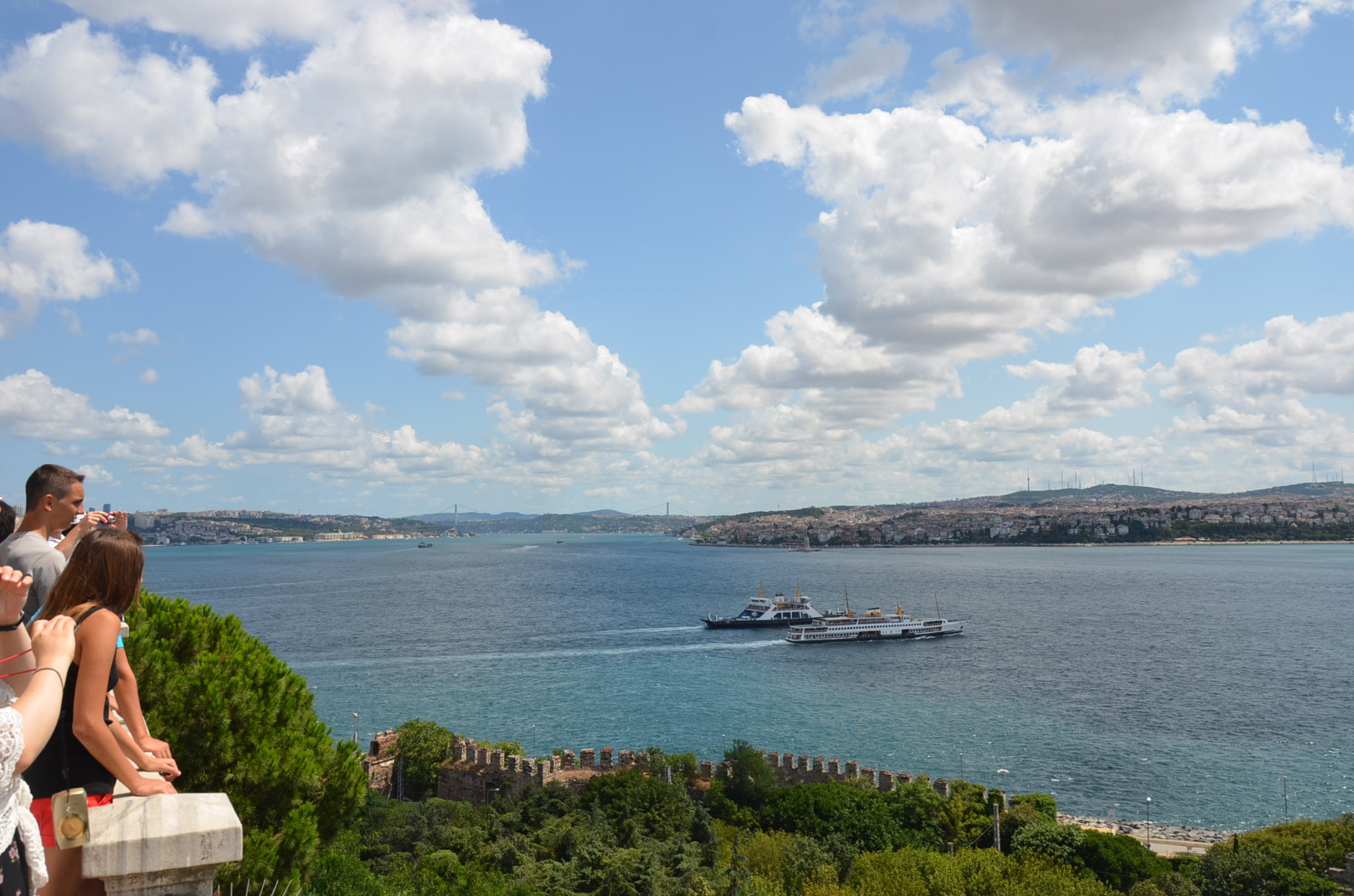 トプカプ宮殿からボスポラス海峡を望む