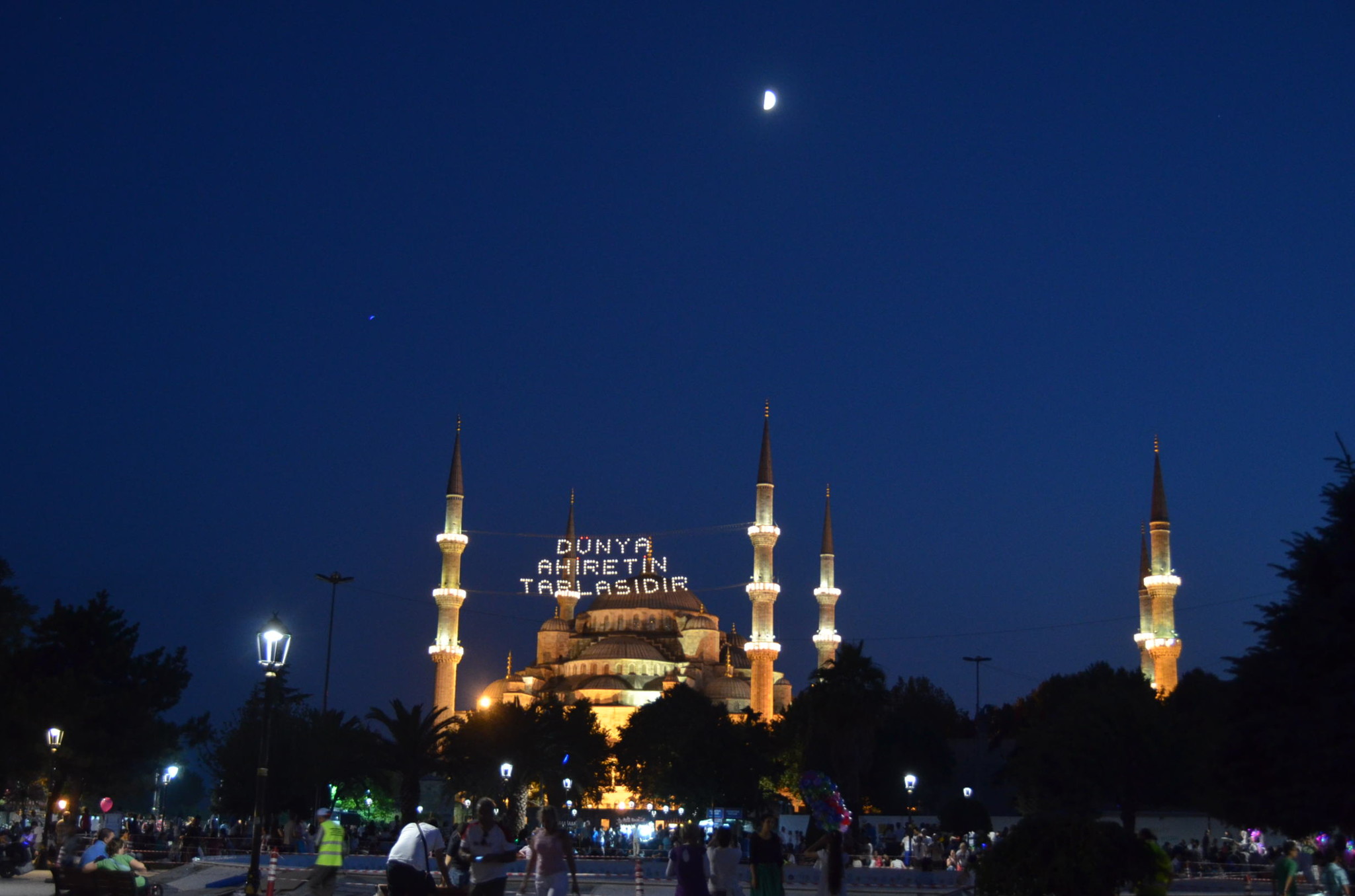 夜のブルーモスク