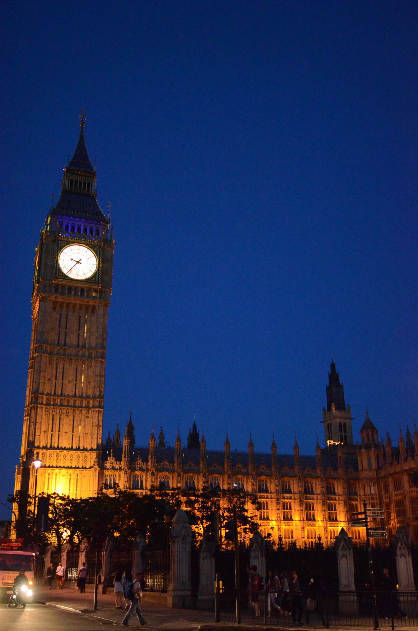 夜のビッグ・ベン（英国国会議事堂）