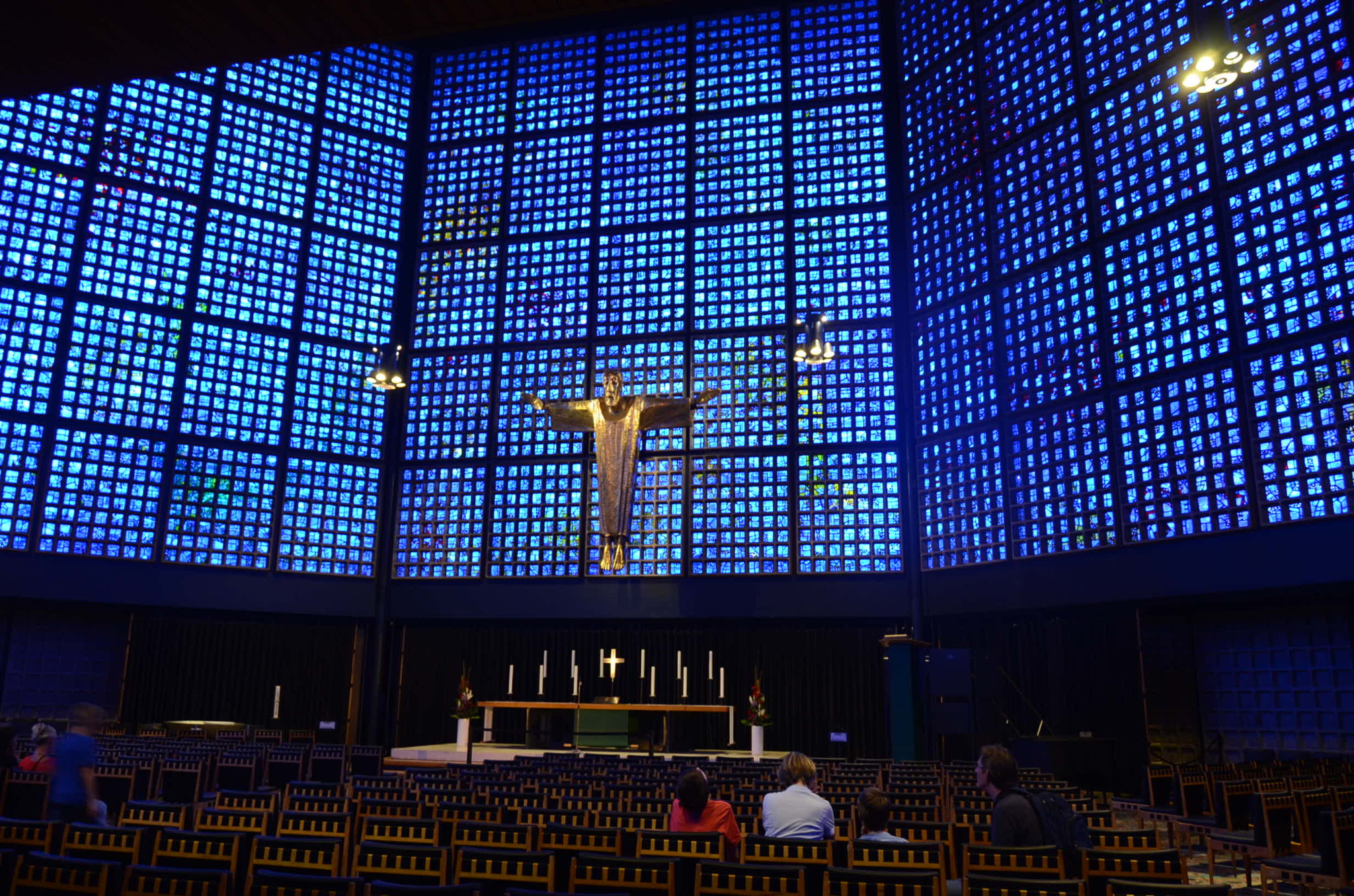 カイザー・ヴィルヘルム記念教会横の臨時教会内部