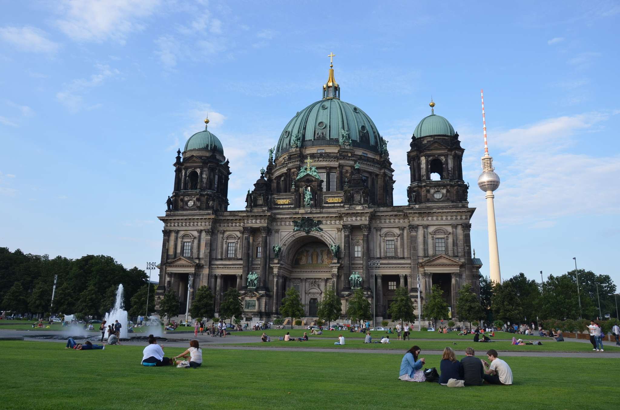 ベルリン大聖堂、前の公園が気持ちいい