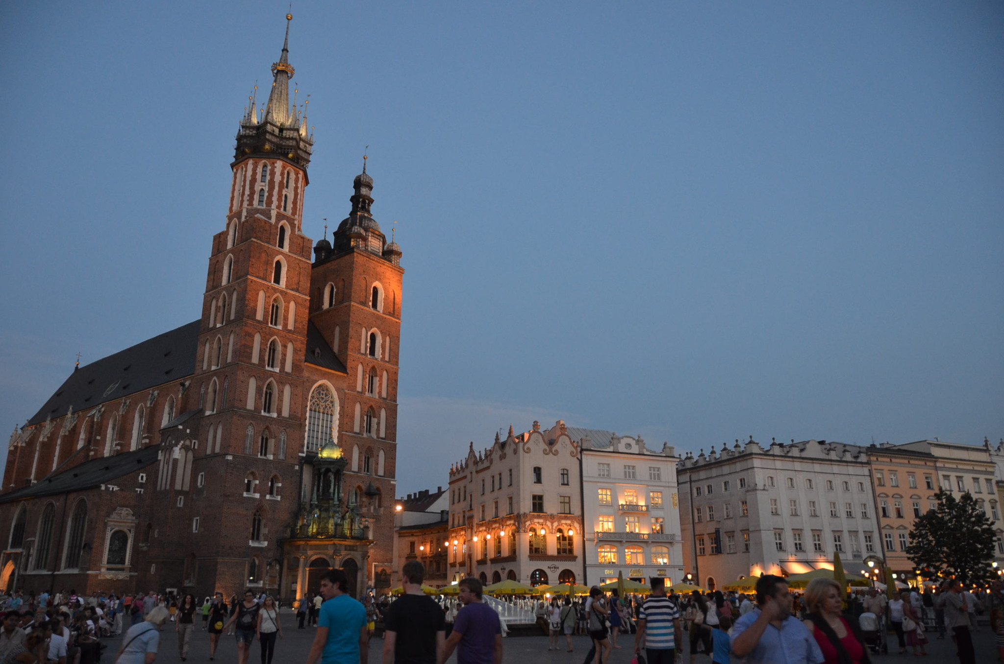 クラクフ中央広場の教会
