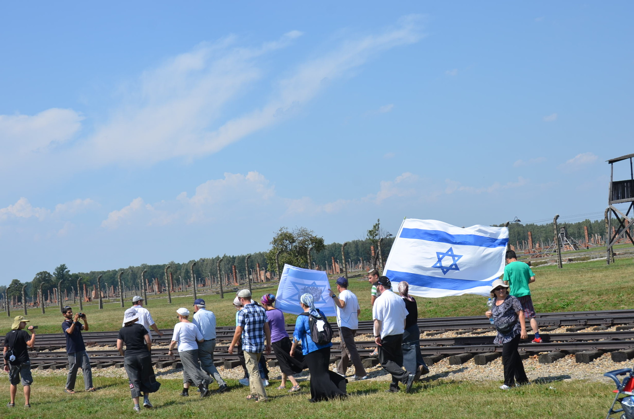 祈りの行進をするユダヤの方