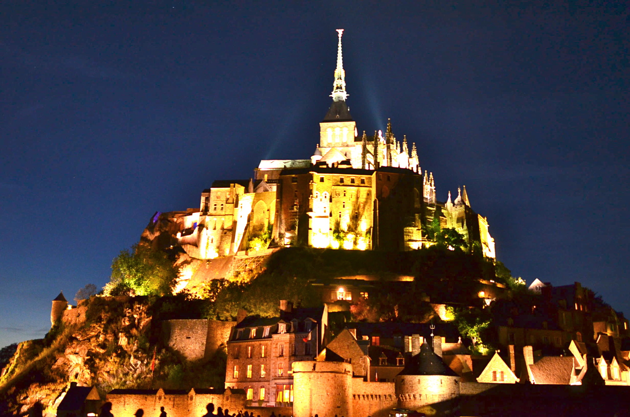 夜のモン・サン・ミシェルも素晴らしい