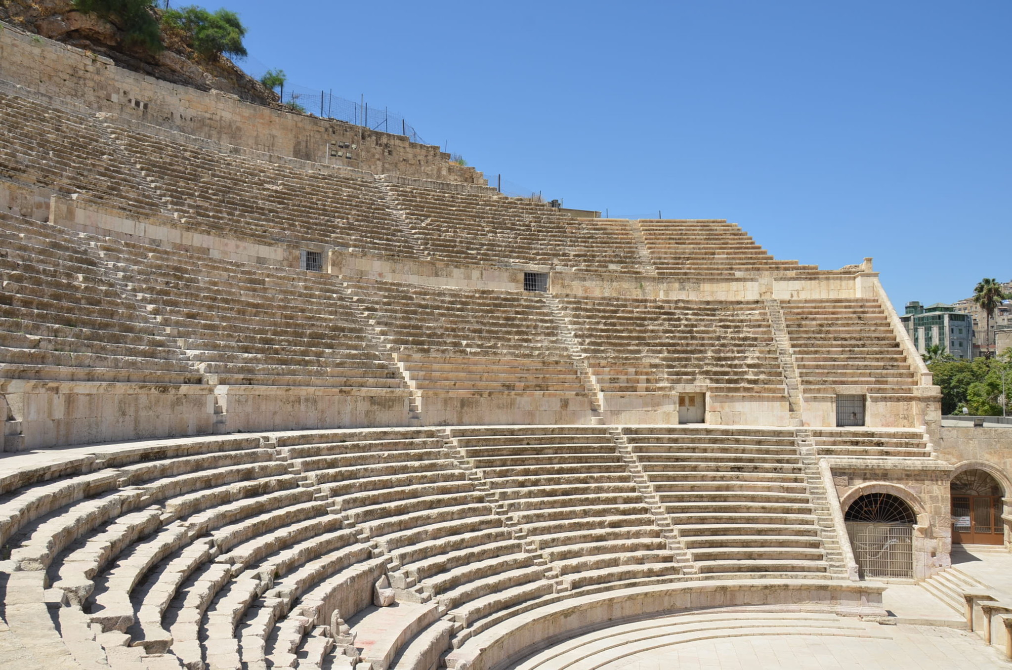 ローマ劇場、ヨーロッパ／中東のあらゆる所にあります
