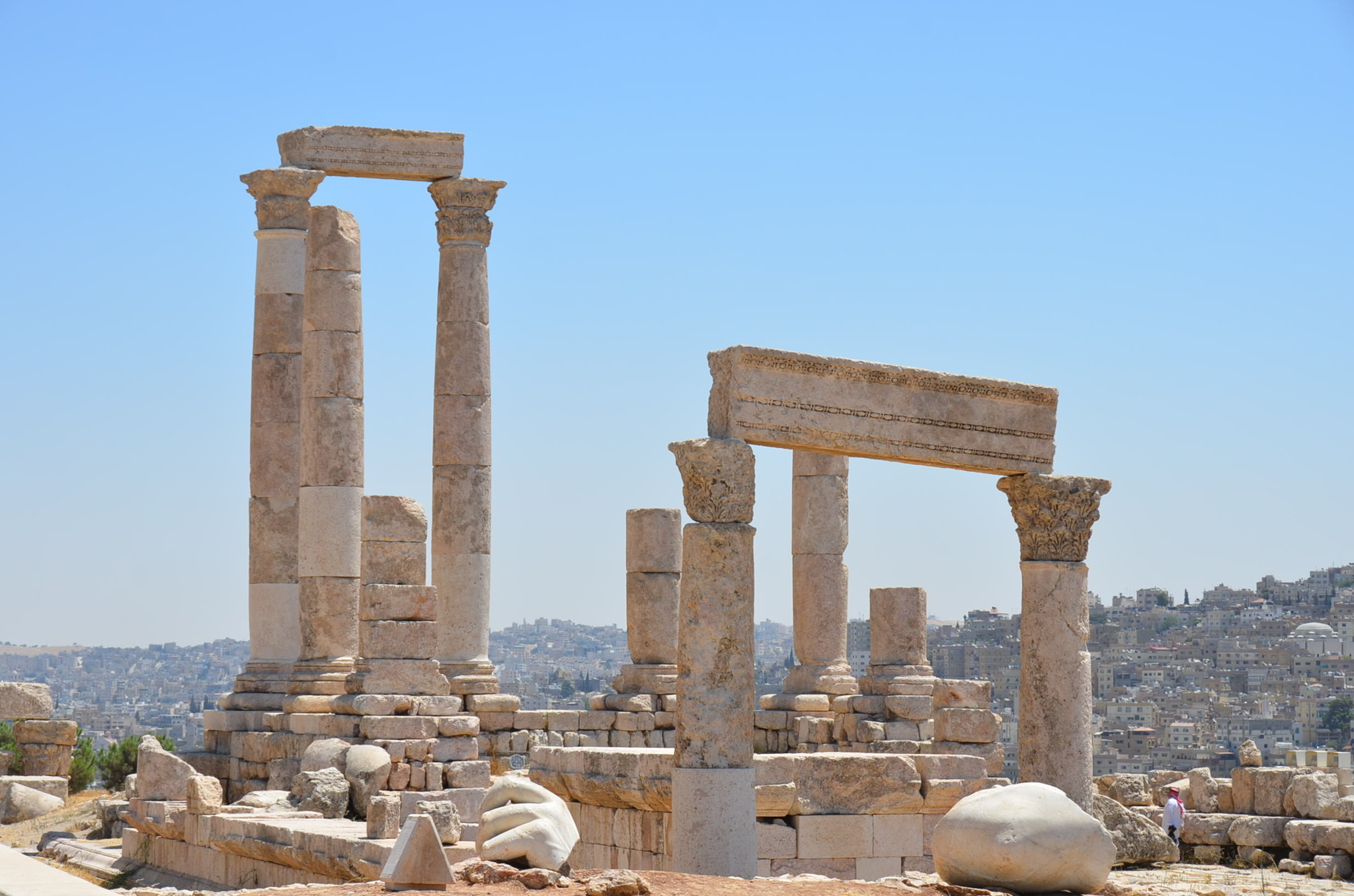 ヘラクレス神殿跡、丘の上にあります