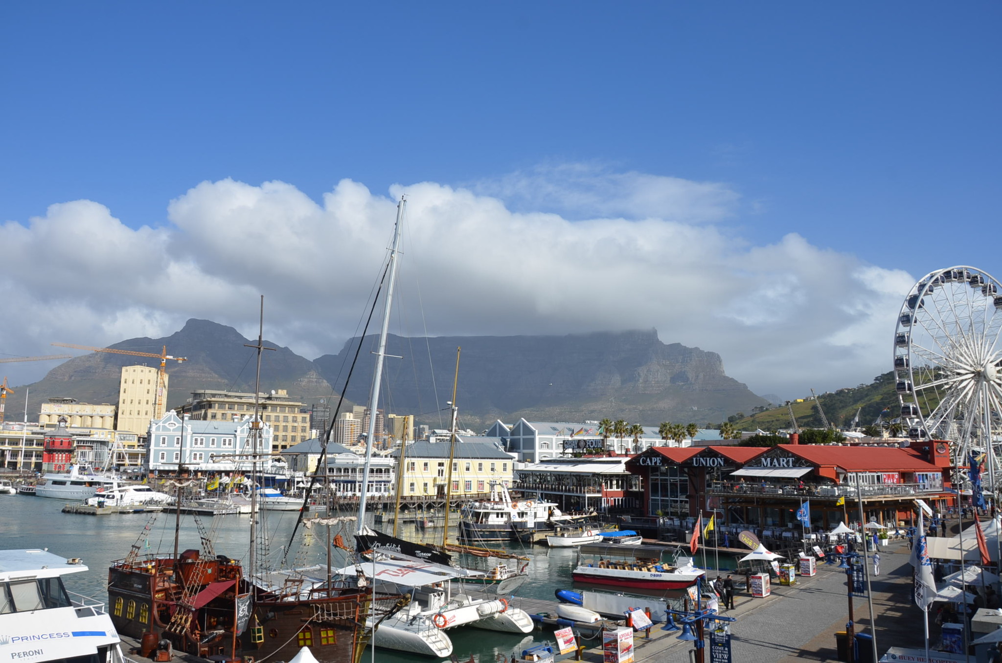 港周辺は洗練されています