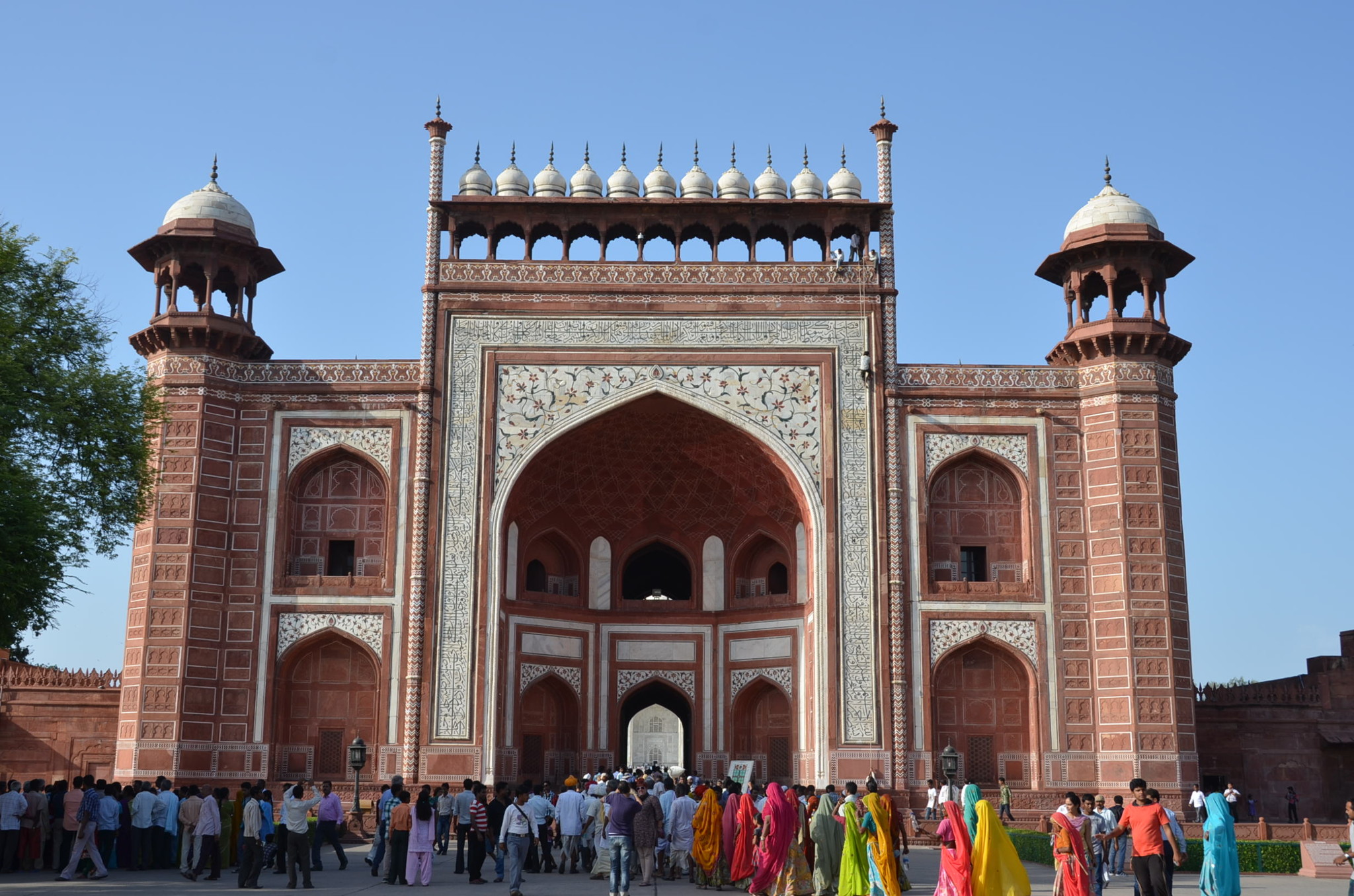 いよいよタージマハルに入場